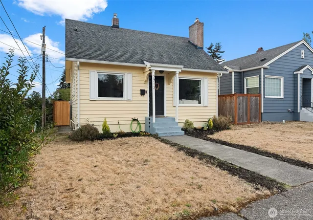 Photo 2 of Single family home for sale at 2713 N Stevens St, Tacoma, WA 98407 | MLS# NWM2582429 | Listing updated on 2026-09-25