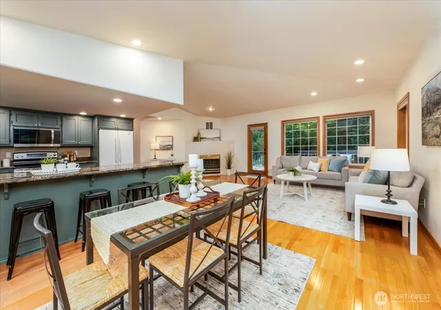 Photo 4 of Single family home for sale at 4901 Fowler Ave, Everett, WA 98203 | MLS# NWM2582432 | Listing updated on 2026-09-30