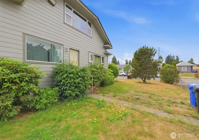 Photo 4 of Single family home for sale at 5101 S Park Ave, Tacoma, WA 98408 | MLS# NWM2582433 | Listing updated on 2026-09-25