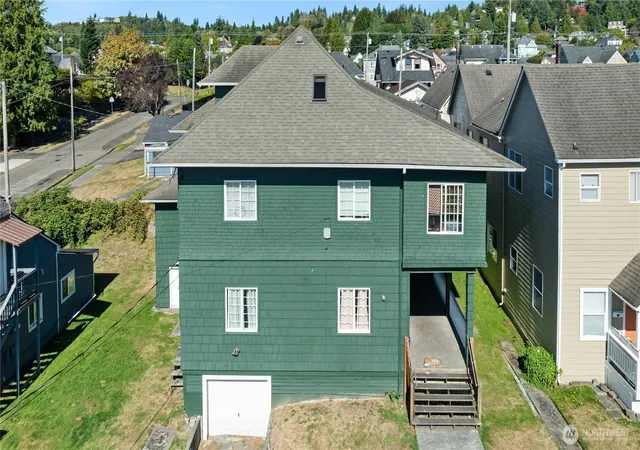 Multi family home for sale at 220 W 4th Street, Aberdeen, WA 98520 | MLS# NWM2582435