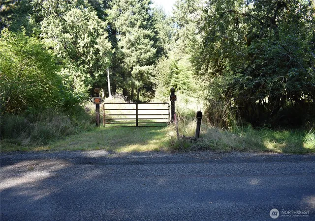Photo 3 of Sale Pending at 83 N Williams Crk Rd, South Bend, WA 98586 | MLS# NWM2582444 | Listing updated on 2026-09-18
