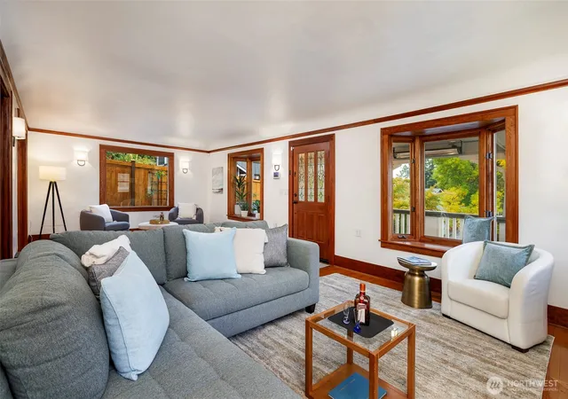 Photo 4 of Sale Pending at 1011 NE 103rd Street, Seattle, WA 98125 | MLS# NWM2582448 | Listing updated on 2026-09-28