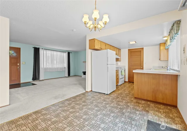 Photo 4 of Sale Pending at 19421 Aurora Dr E, Spanaway, WA 98387 | MLS# NWM2582450 | Listing updated on 2026-09-24