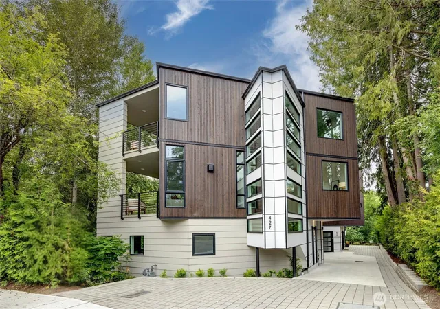 Photo 3 of Single family home for sale at 427 102nd Avenue SE, Bellevue, WA 98004 | MLS# NWM2582453 | Listing updated on 2026-09-25