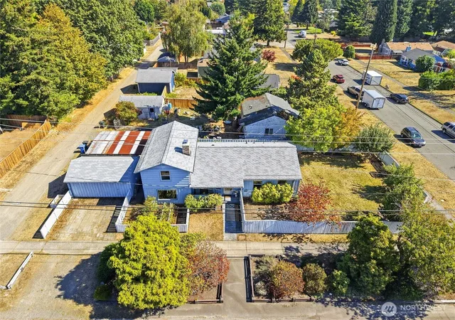 Photo 3 of Single family home for sale at 1501 N Huson, Tacoma, WA 98406 | MLS# NWM2582463 | Listing updated on 2026-09-28