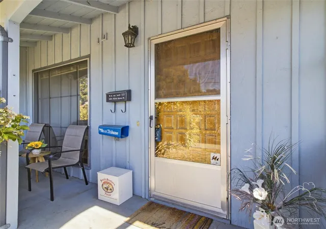 Photo 3 of Single family home for sale at 1501 N Huson, Tacoma, WA 98406 | MLS# NWM2582463 | Listing updated on 2026-09-28