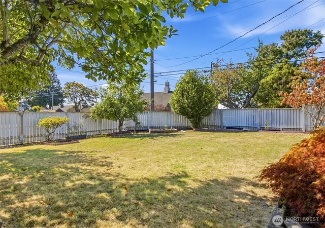 Photo 4 of Single family home for sale at 1501 N Huson, Tacoma, WA 98406 | MLS# NWM2582463 | Listing updated on 2026-09-28
