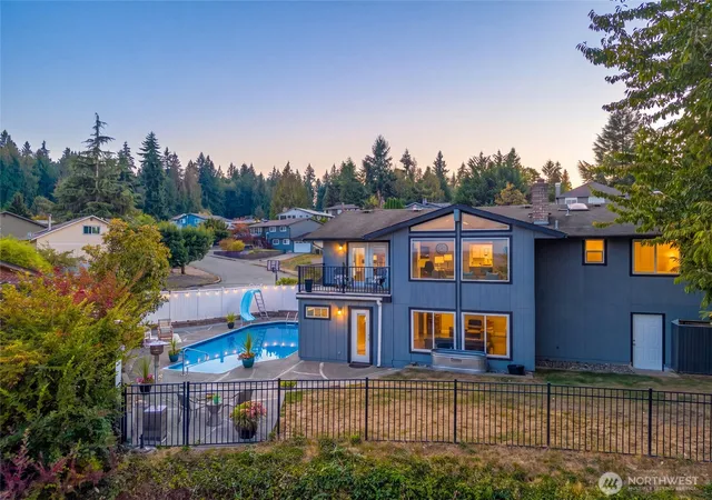 Photo 1 of Pending - Backup Offer Requested at 2925 Panaview Blvd, Everett, WA 98203 | MLS# NWM2582471 | Listing updated on 2026-09-30