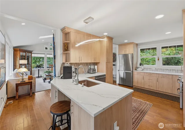 Photo 4 of Single family home for sale at 9312 Glencove Rd NW, Gig Harbor, WA 98329 | MLS# NWM2582479 | Listing updated on 2026-09-25