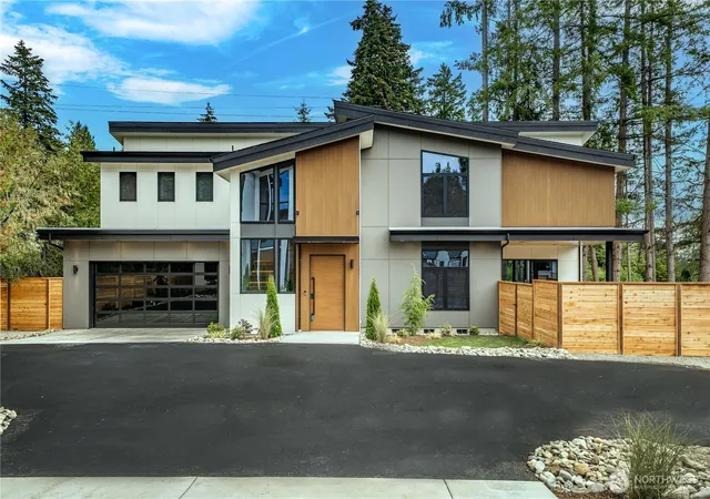 Photo 1 of Single family home for sale at 8336 Ne 148th Place, Kenmore, WA 98028 | MLS# NWM2582485 | Listing updated on 2026-09-28