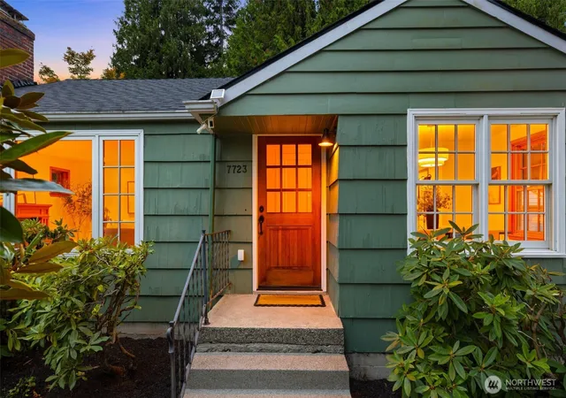 Photo 2 of Sale Pending at 7723 33rd Avenue Ne, Seattle, WA 98115 | MLS# NWM2582489 | Listing updated on 2026-09-23