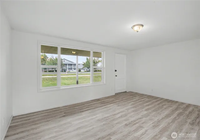Photo 1 of Single family home for sale at 811 E Mountanview Ave, Ellensburg, WA 98926 | MLS# NWM2582498 | Listing updated on 2026-10-22
