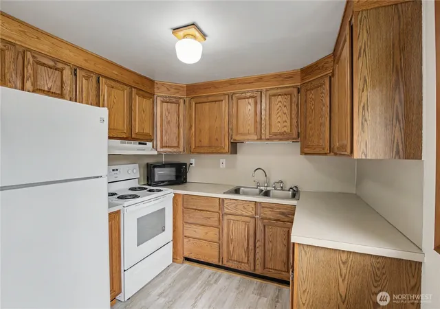 Photo 2 of Single family home for sale at 811 E Mountanview Ave, Ellensburg, WA 98926 | MLS# NWM2582498 | Listing updated on 2026-10-22