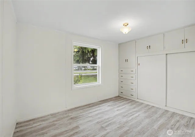 Photo 3 of Single family home for sale at 811 E Mountanview Ave, Ellensburg, WA 98926 | MLS# NWM2582498 | Listing updated on 2026-10-22