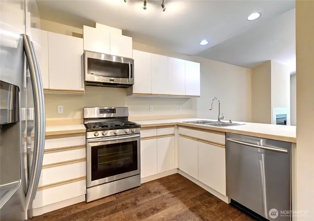 Photo 4 of Townhouse for sale at 13700 56th Avenue SE, Everett, WA 98208 | MLS# NWM2582501 | Listing updated on 2026-09-22
