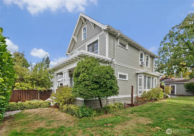 Photo 3 of Single family home for sale at 1003 N Prospect St, Tacoma, WA 98406 | MLS# NWM2582505 | Listing updated on 2026-10-01