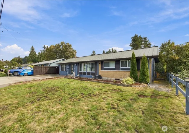 Photo 3 of Single family home for sale at 1318 28th Street SE, Auburn, WA 98002 | MLS# NWM2582511 | Listing updated on 2026-09-18