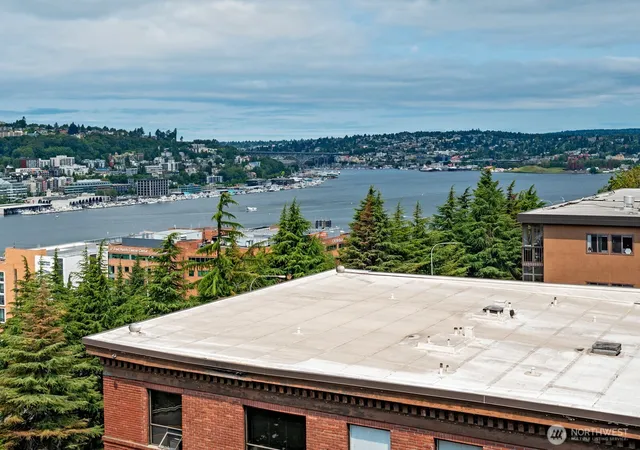 Photo 2 of Condo for sale at 530 Melrose Ave E #605, Seattle, WA 98102 | MLS# NWM2582516 | Listing updated on 2026-09-25