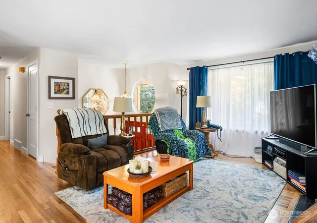 Photo 3 of Single family home for sale at 17629 72nd Avenue W, Edmonds, WA 98026 | MLS# NWM2582523 | Listing updated on 2026-09-18