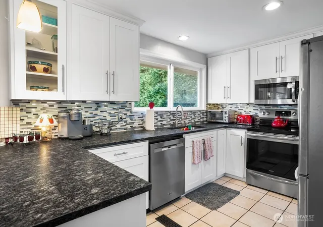 Photo 4 of Single family home for sale at 17629 72nd Avenue W, Edmonds, WA 98026 | MLS# NWM2582523 | Listing updated on 2026-09-18
