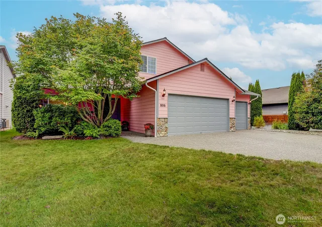 Photo 1 of Single family home for sale at 806 Darwins Way, Granite Falls, WA 98252 | MLS# NWM2582530 | Listing updated on 2026-09-30
