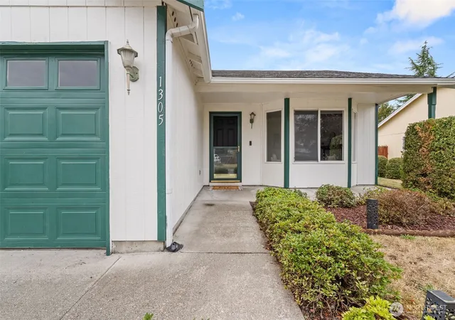 Photo 3 of Sale Pending at 1305 Nunnally Ave NW, Orting, WA 98360 | MLS# NWM2582537 | Listing updated on 2026-09-18