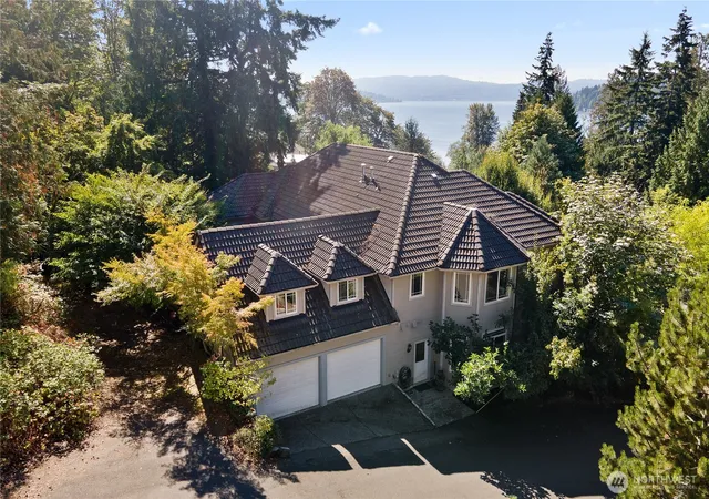 Photo 1 of Mansion for sale at 19627 Ne 33rd Place, Sammamish, WA 98074 | MLS# NWM2582542 | Listing updated on 2026-09-21