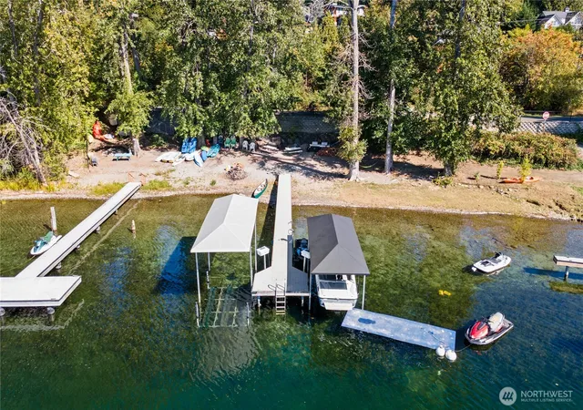 Photo 4 of Single family home for sale at 19627 NE 33rd Place, Sammamish, WA 98074 | MLS# NWM2582542 | Listing updated on 2026-09-21