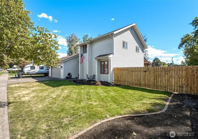 Single family home for sale at 1830 Whitman St, Walla Walla, WA 99362 | MLS# NWM2582546