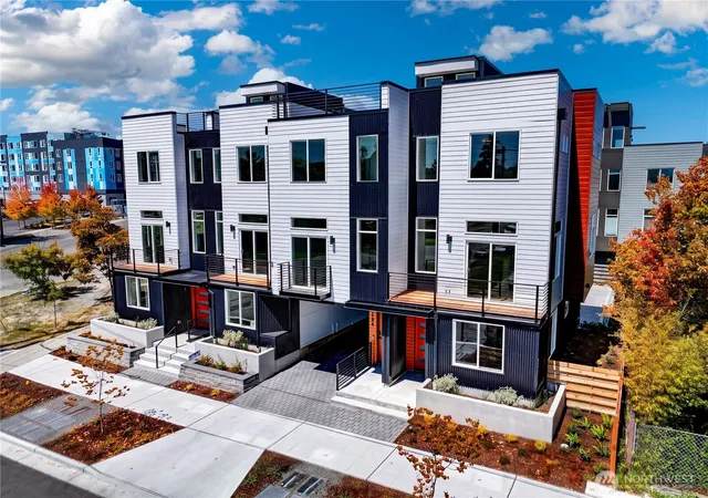 Photo 2 of Townhouse for sale at 4302 S Holden St, Seattle, WA 98118 | MLS# NWM2582547 | Listing updated on 2026-09-25