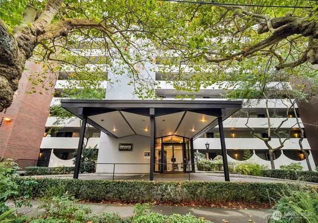 Photo 2 of Condo for sale at 505 Belmont Ave E #1002, Seattle, WA 98102 | MLS# NWM2582552 | Listing updated on 2026-09-25