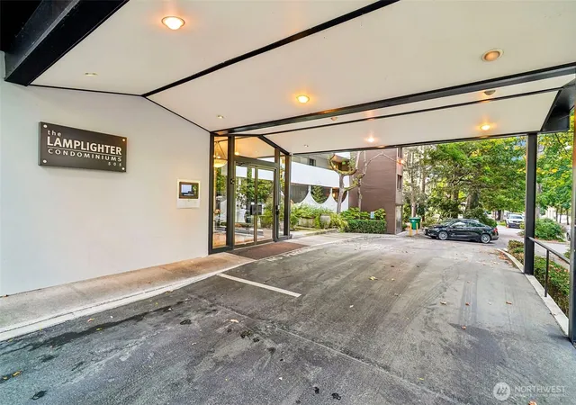 Photo 3 of Condo for sale at 505 Belmont Ave E #1002, Seattle, WA 98102 | MLS# NWM2582552 | Listing updated on 2026-09-25