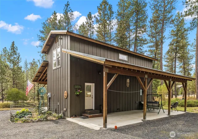Photo 4 of Single family home for sale at 820 Loping Ln, Cle Elum, WA 98922 | MLS# NWM2582553 | Listing updated on 2026-09-25