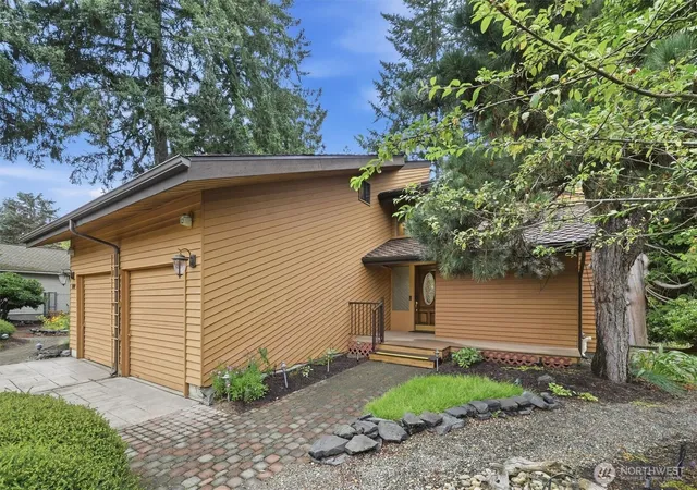 Photo 2 of Sale Pending at 7209 Topaz Ct Sw, Lakewood, WA 98498 | MLS# NWM2582555 | Listing updated on 2026-09-19