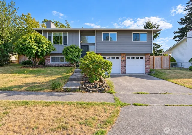 Photo 1 of Single family home for sale at 1012 E Laurel St, Kent, WA 98030 | MLS# NWM2582563 | Listing updated on 2026-09-29