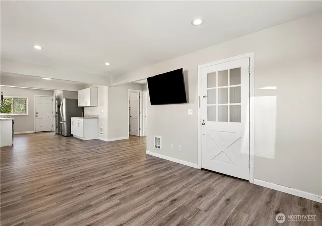 Photo 4 of Single family home for sale at 5215 Mcdacer Ave, Tacoma, WA 98404 | MLS# NWM2582565 | Listing updated on 2026-09-23