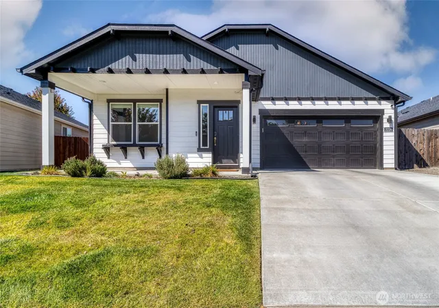 Photo 1 of Single family home for sale at 2220 Leonard Dr, Walla Walla, WA 99362 | MLS# NWM2582576 | Listing updated on 2026-09-19
