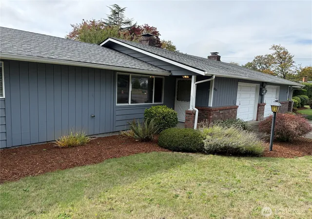 Photo 2 of Multi family home for sale at 10135 Meadowside Ln Sw, Rochester, WA 98579 | MLS# NWM2582590 | Listing updated on 2026-10-06