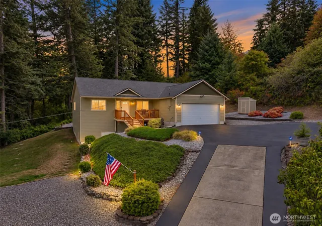 Photo 2 of Sale Pending at 2607 Brookdale Rd E, Tacoma, WA 98445 | MLS# NWM2582591 | Listing updated on 2026-09-25