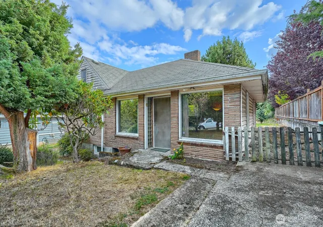 Photo 1 of Sale Pending at 4329 S Webster St, Seattle, WA 98118 | MLS# NWM2582607 | Listing updated on 2026-09-24