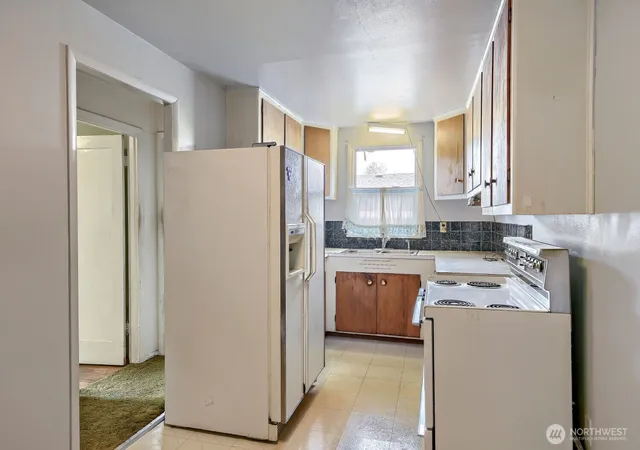 Photo 3 of Sale Pending at 4329 S Webster St, Seattle, WA 98118 | MLS# NWM2582607 | Listing updated on 2026-09-24