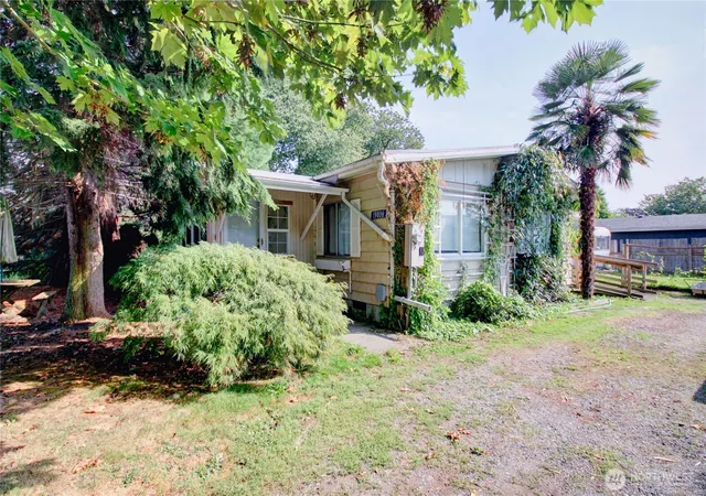 Manufactured home for sale at 19806 Apostolic Way, Burlington, WA 98233 | MLS# NWM2582621