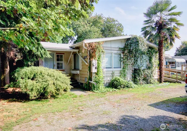 Photo 2 of Manufactured home for sale at 19806 Apostolic Way, Burlington, WA 98233 | MLS# NWM2582621 | Listing updated on 2026-09-22