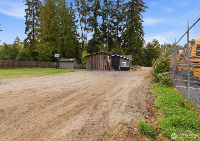 Photo 4 of Single family home for sale at 5126 Spirit Lake Hwy, Toutle, WA 98649 | MLS# NWM2582632 | Listing updated on 2026-10-02