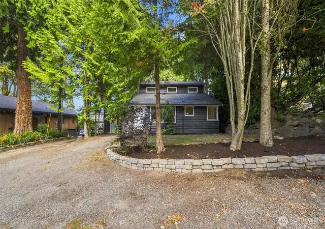 Photo 3 of Single family home for sale at 4512 Sw Director Pl, Seattle, WA 98136 | MLS# NWM2582636 | Listing updated on 2026-10-01