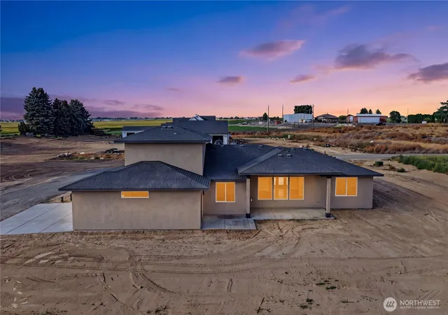 Photo 2 of Single family home for sale at 2007 W Joanna Ln, Othello, WA 99344 | MLS# NWM2582639 | Listing updated on 2026-09-25