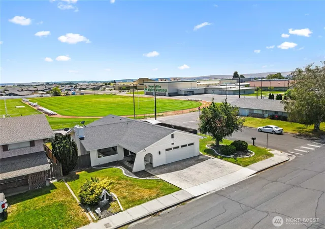 Photo 4 of Single family home for sale at 1200 E Ash St, Othello, WA 99344 | MLS# NWM2582642 | Listing updated on 2026-09-28