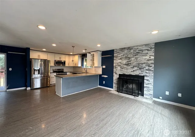Photo 4 of Sale Pending at 26901 35th Avenue S, Kent, WA 98032 | MLS# NWM2582657 | Listing updated on 2026-09-23