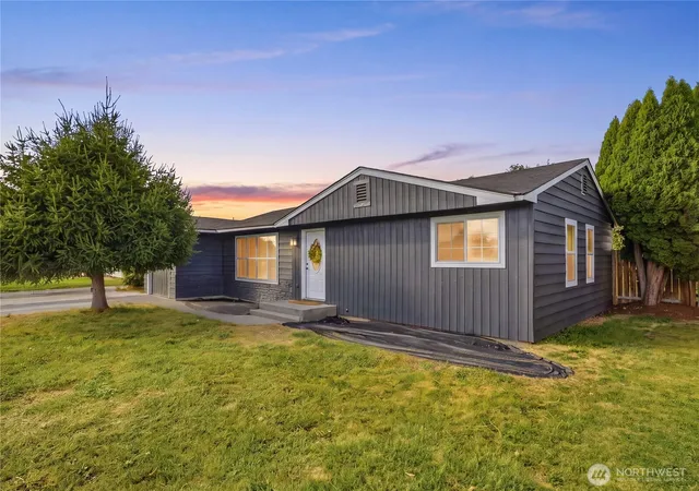 Photo 1 of Single family home for sale at 121 K St Sw, Quincy, WA 98848 | MLS# NWM2582664 | Listing updated on 2026-09-17