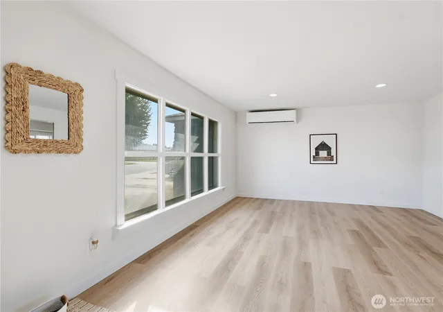 Photo 4 of Single family home for sale at 121 K St SW, Quincy, WA 98848 | MLS# NWM2582664 | Listing updated on 2026-09-17